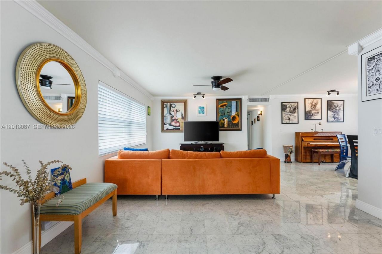 121 Golden Isles Dr , Unit 707, Hallandale Beach, FL 33009 Photo
