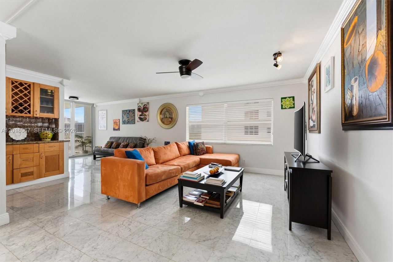 121 Golden Isles Dr , Unit 707, Hallandale Beach, FL 33009 Photo