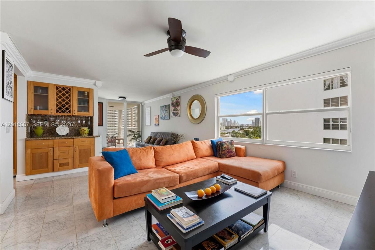 121 Golden Isles Dr , Unit 707, Hallandale Beach, FL 33009 Photo