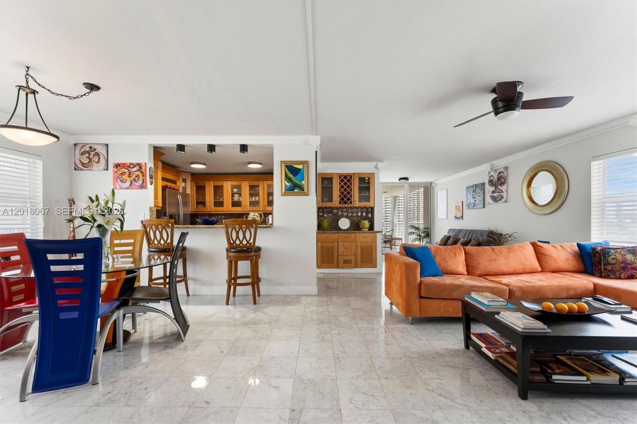 121 Golden Isles Dr , Unit 707, Hallandale Beach, FL 33009 Photo