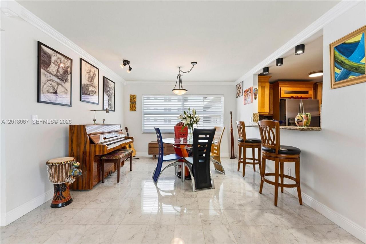 121 Golden Isles Dr , Unit 707, Hallandale Beach, FL 33009 Photo