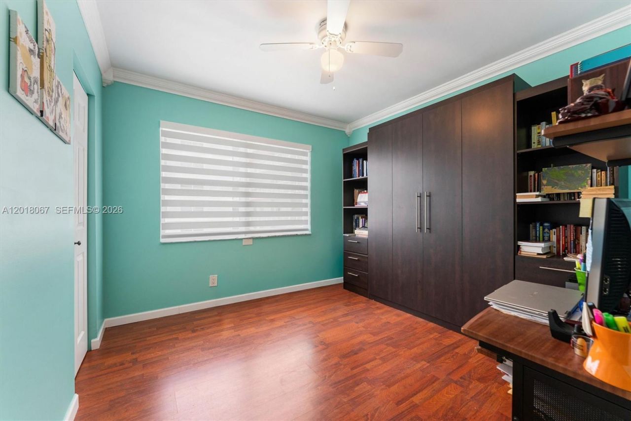 121 Golden Isles Dr , Unit 707, Hallandale Beach, FL 33009 Photo
