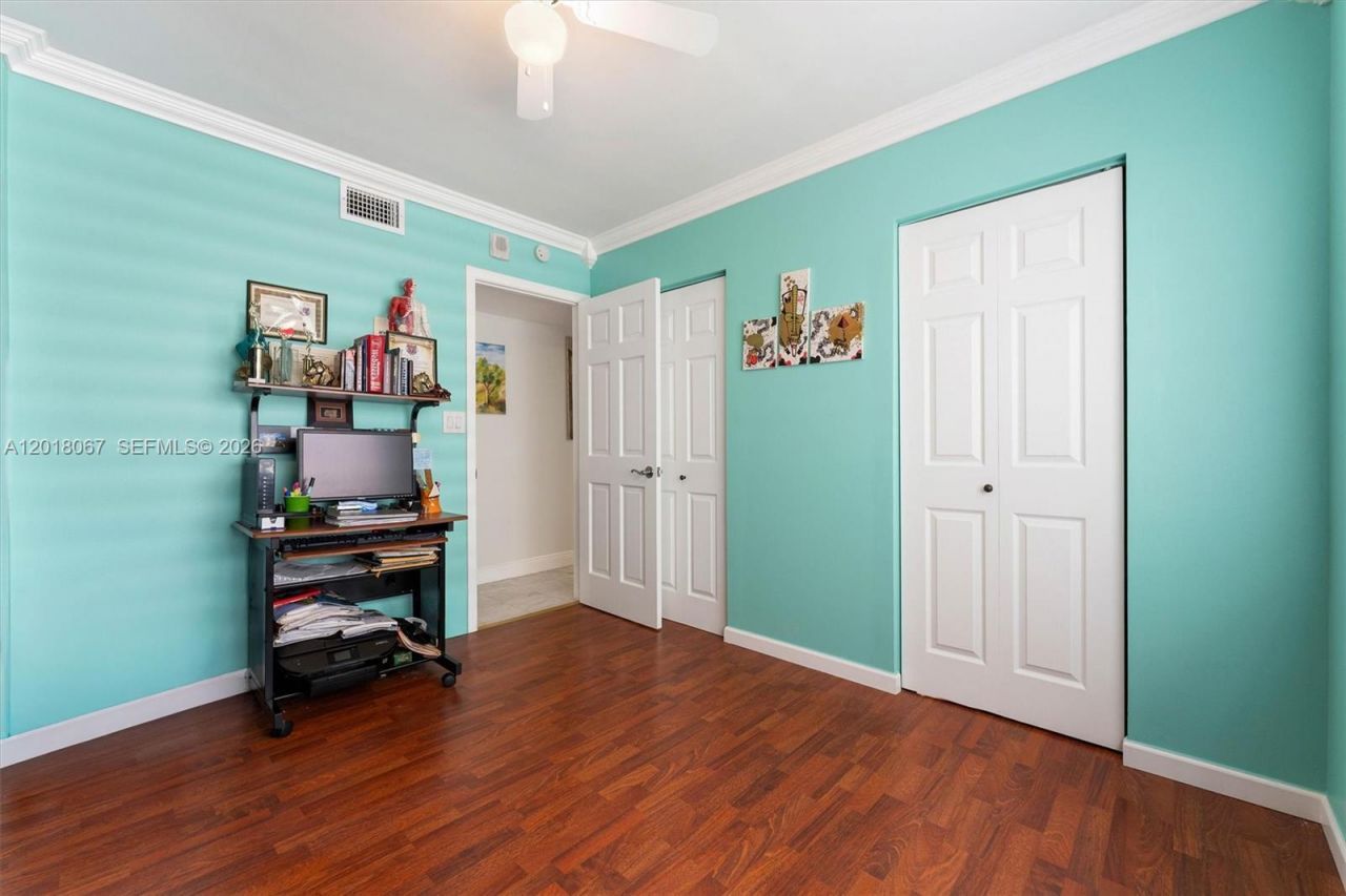 121 Golden Isles Dr , Unit 707, Hallandale Beach, FL 33009 Photo