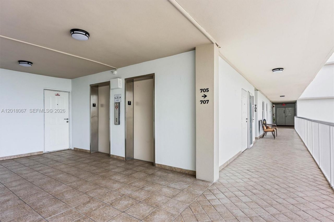 121 Golden Isles Dr , Unit 707, Hallandale Beach, FL 33009 Photo