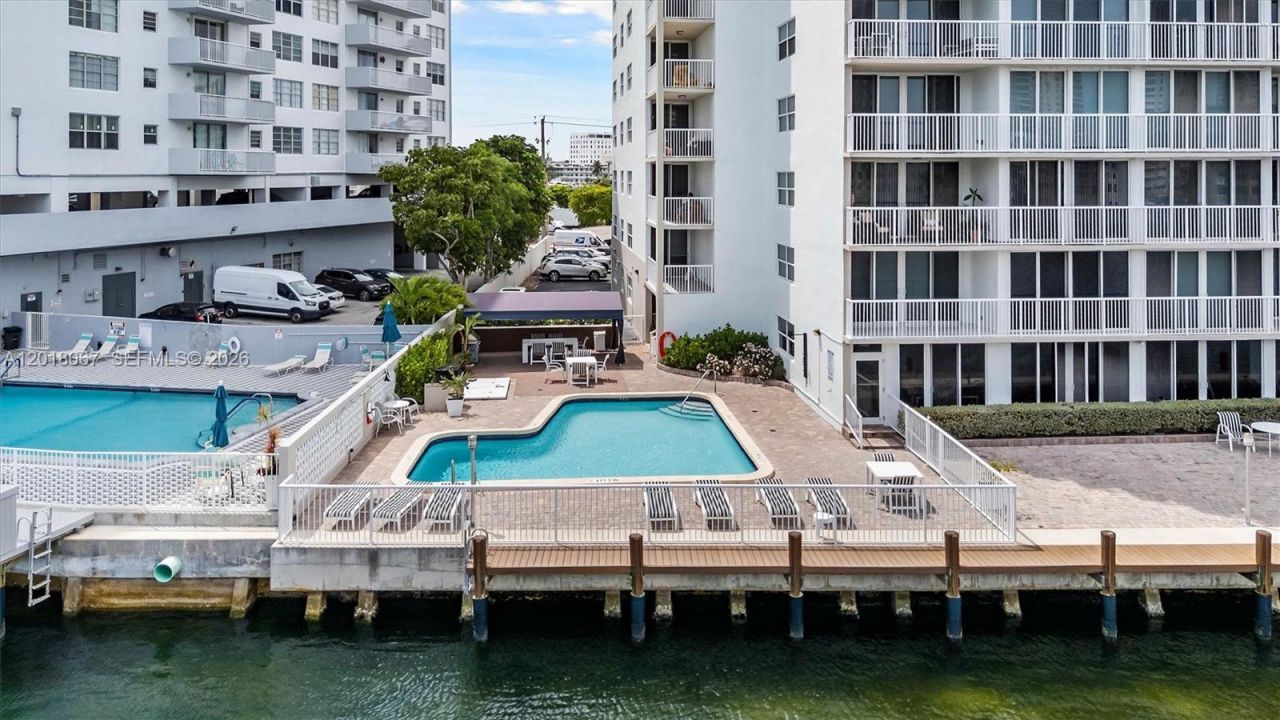 121 Golden Isles Dr , Unit 707, Hallandale Beach, FL 33009 Photo