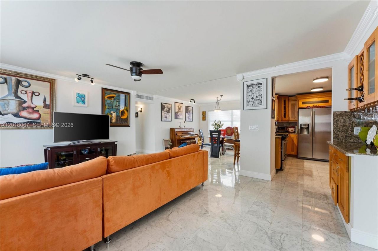 121 Golden Isles Dr , Unit 707, Hallandale Beach, FL 33009 Photo