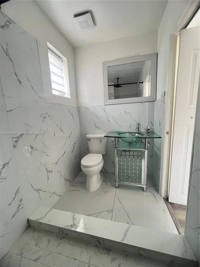 1711 Thomas St , Hollywood, FL 33020 Photo