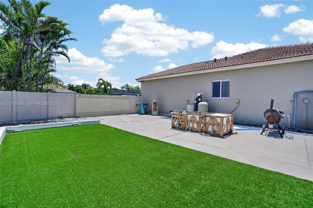 32204 SW 205th Ave, Homestead, FL 33030 Photo