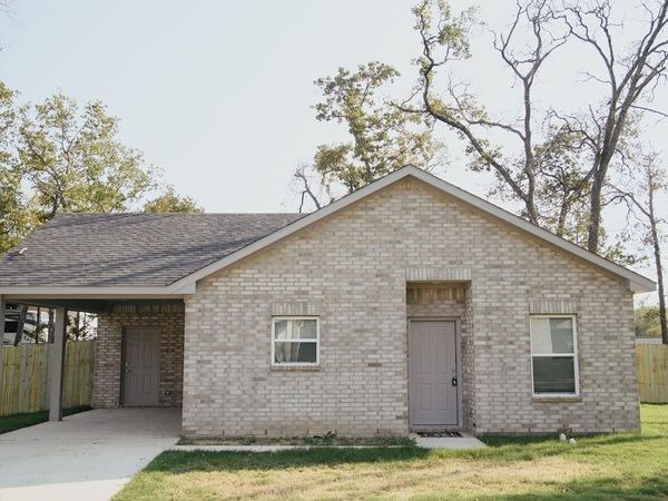 1041 Hillburn Drive, West Tawakoni, TX 75474