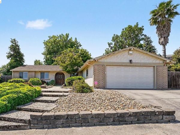 325 Hillsdale Dr, Pittsburg, CA 94565