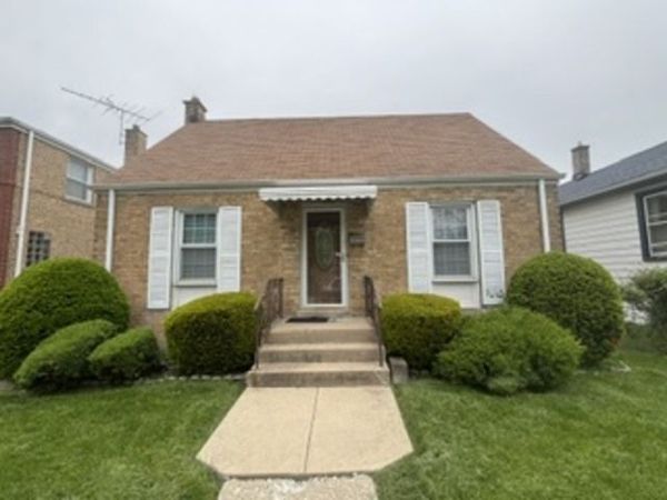 5610 N Ottawa Avenue , Chicago, IL 60631