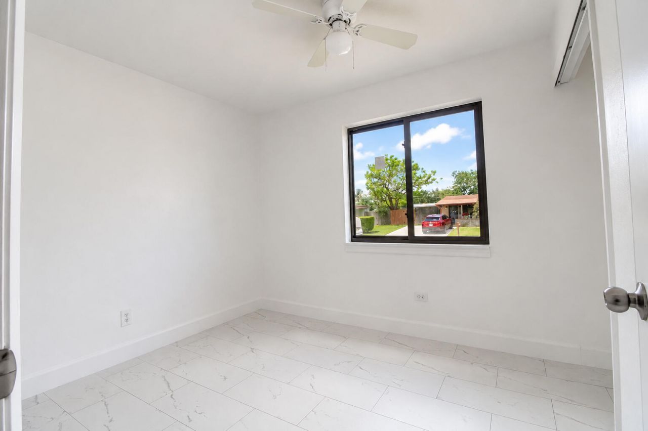 5700 SW 37th Court, Davie, FL 33314 Photo