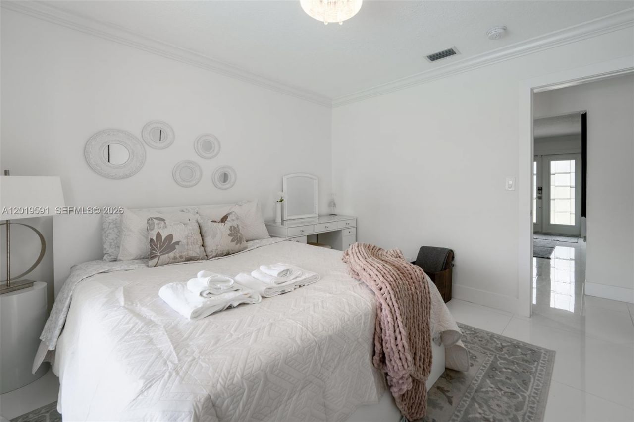 1465 NE 53rd St, Fort Lauderdale, FL 33334 Photo