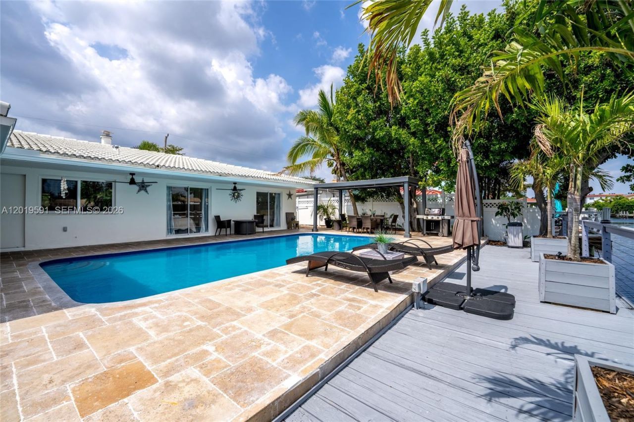1465 NE 53rd St, Fort Lauderdale, FL 33334 Photo