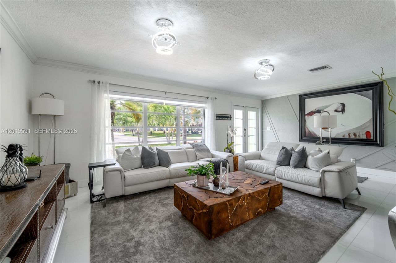 1465 NE 53rd St, Fort Lauderdale, FL 33334 Photo