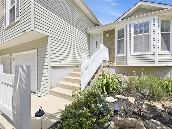 1407 W Prairie Terrace, Olathe, KS 66061