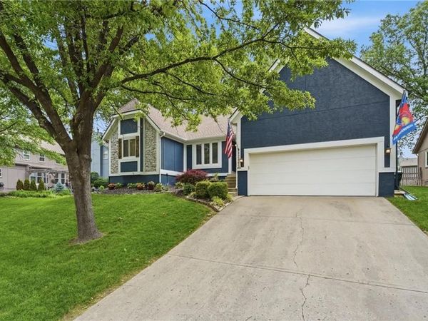 12465 S Greenwood Street, Olathe, KS 66062