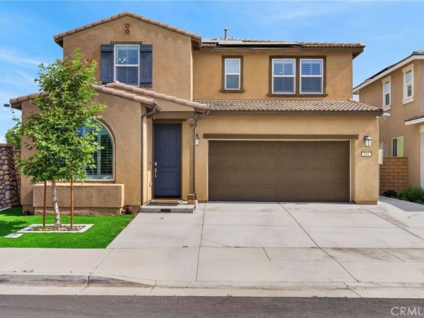 944 Half Moon Avenue, Redlands, CA 92374