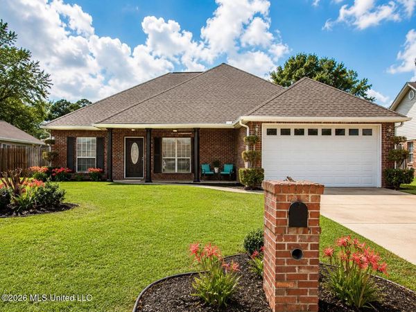 7621 Falcon Circle, Ocean Springs, MS 39564