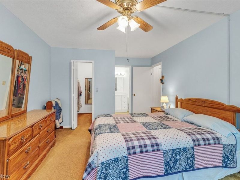 4310 Hyde Park, Unit 4, North Olmsted, OH 44070 Photo 16