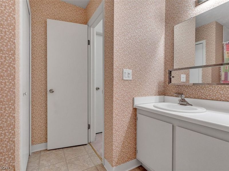4310 Hyde Park, Unit 4, North Olmsted, OH 44070 Photo 21