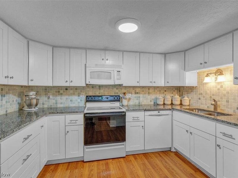 4310 Hyde Park, Unit 4, North Olmsted, OH 44070 Photo 3