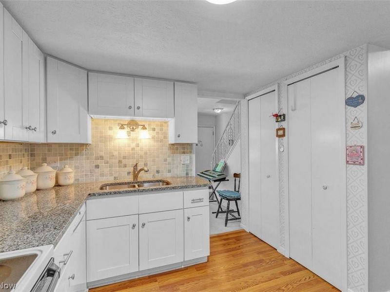 4310 Hyde Park, Unit 4, North Olmsted, OH 44070 Photo 5
