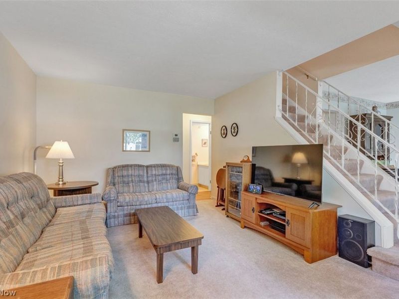 4310 Hyde Park, Unit 4, North Olmsted, OH 44070 Photo 6