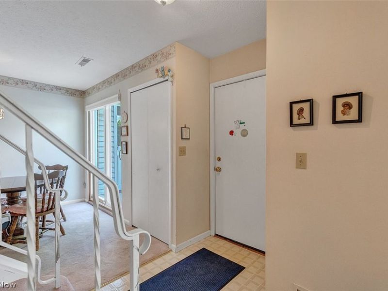 4310 Hyde Park, Unit 4, North Olmsted, OH 44070 Photo 7