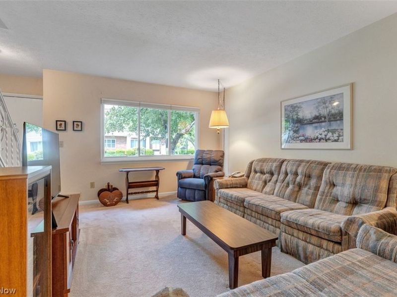 4310 Hyde Park, Unit 4, North Olmsted, OH 44070 Photo 8