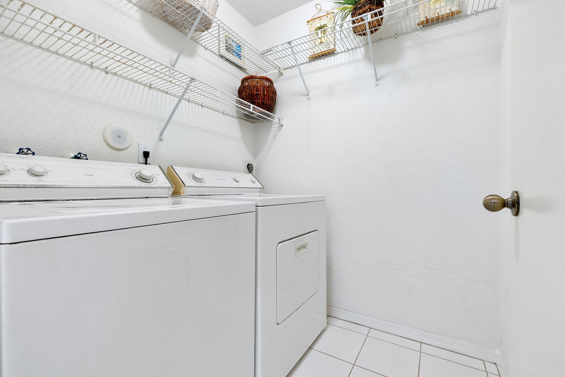 2016 Island Circle, Weston, FL 33326 Photo