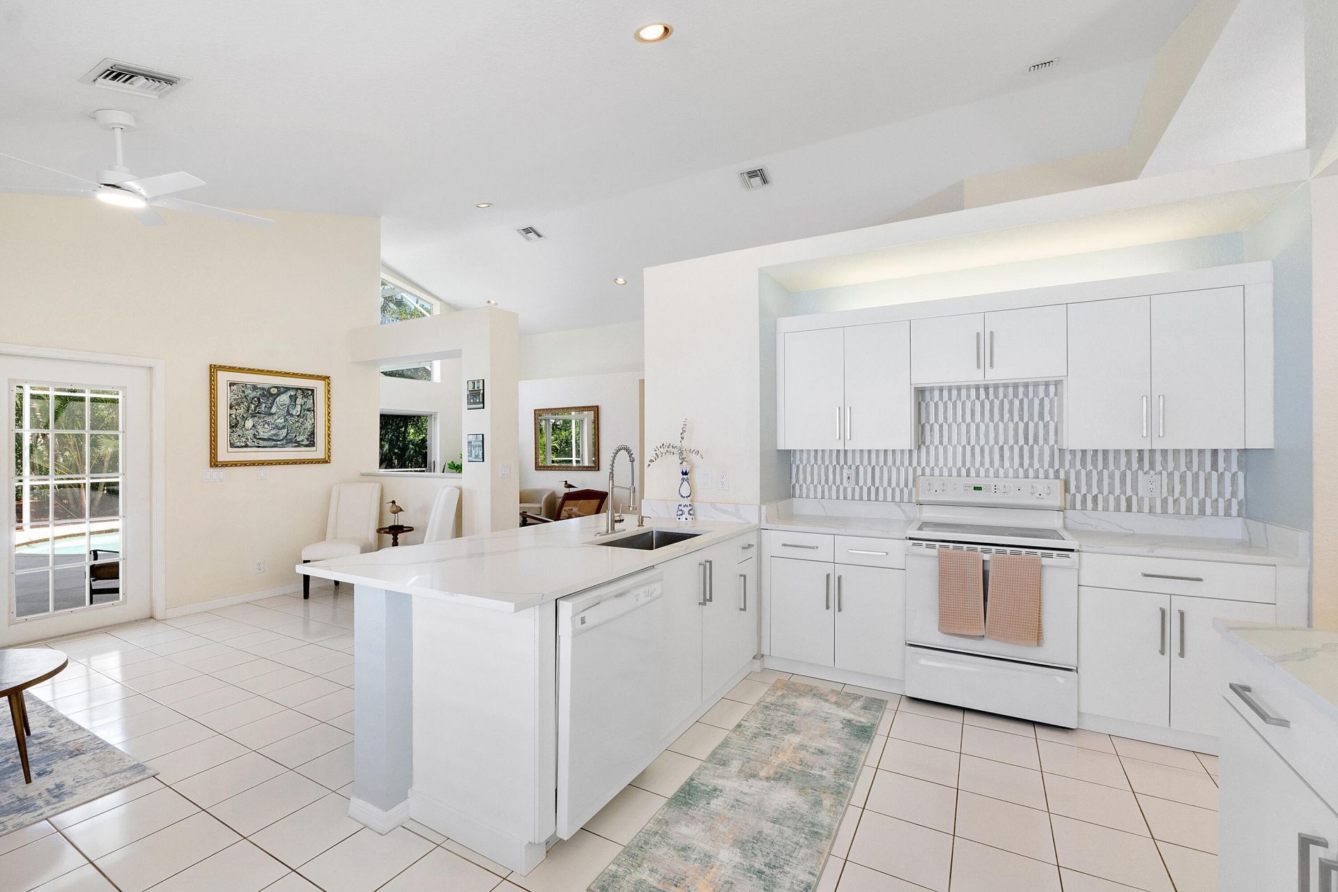 2016 Island Circle, Weston, FL 33326 Photo