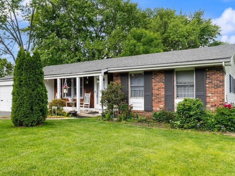 6401 Peardale Road E, Columbus, OH 43229 Photo 2