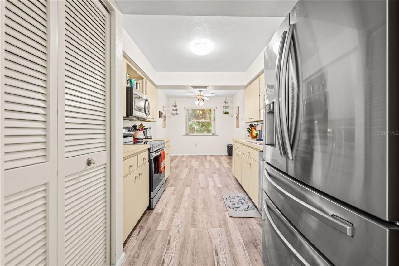 4424 Meadow Creek Circle , Sarasota, FL 34233 Photo