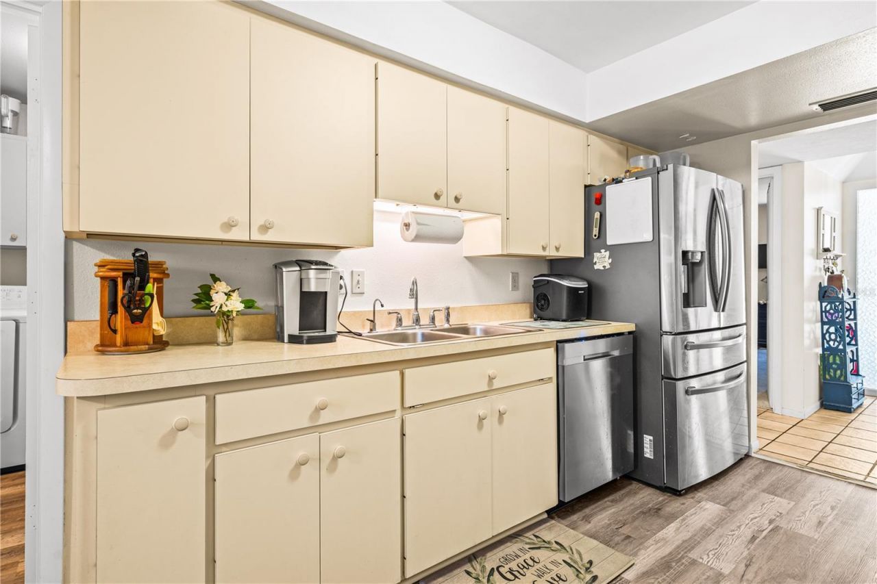 4424 Meadow Creek Circle , Sarasota, FL 34233 Photo