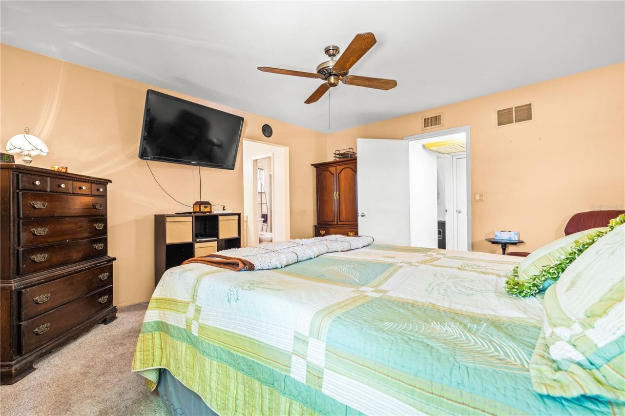 4424 Meadow Creek Circle , Sarasota, FL 34233 Photo