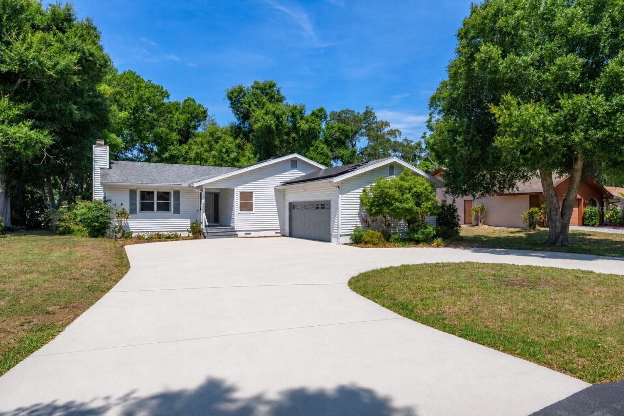 4424 Meadow Creek Circle , Sarasota, FL 34233 Photo
