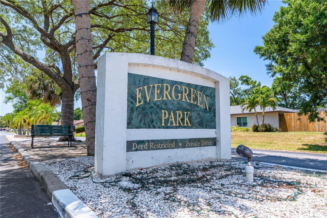 4424 Meadow Creek Circle , Sarasota, FL 34233 Photo