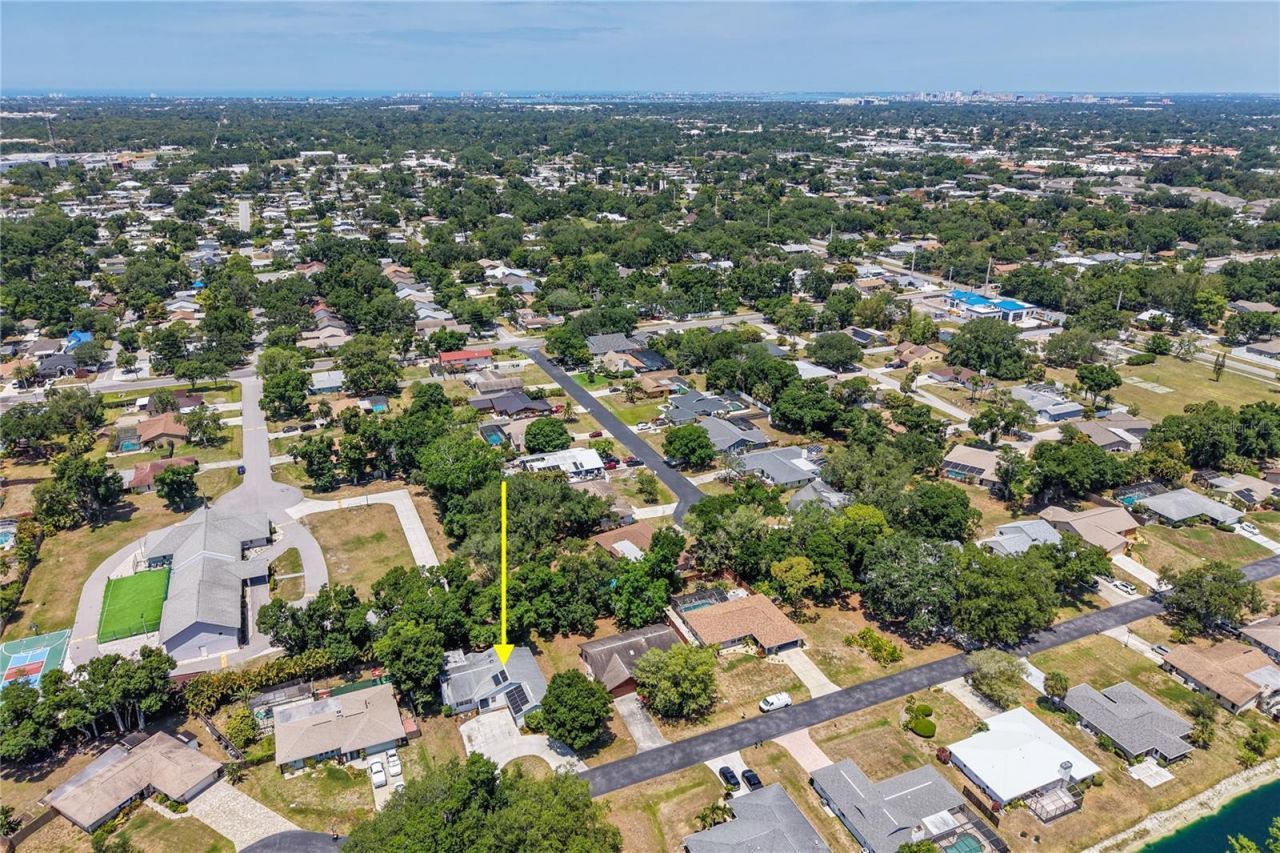 4424 Meadow Creek Circle , Sarasota, FL 34233 Photo