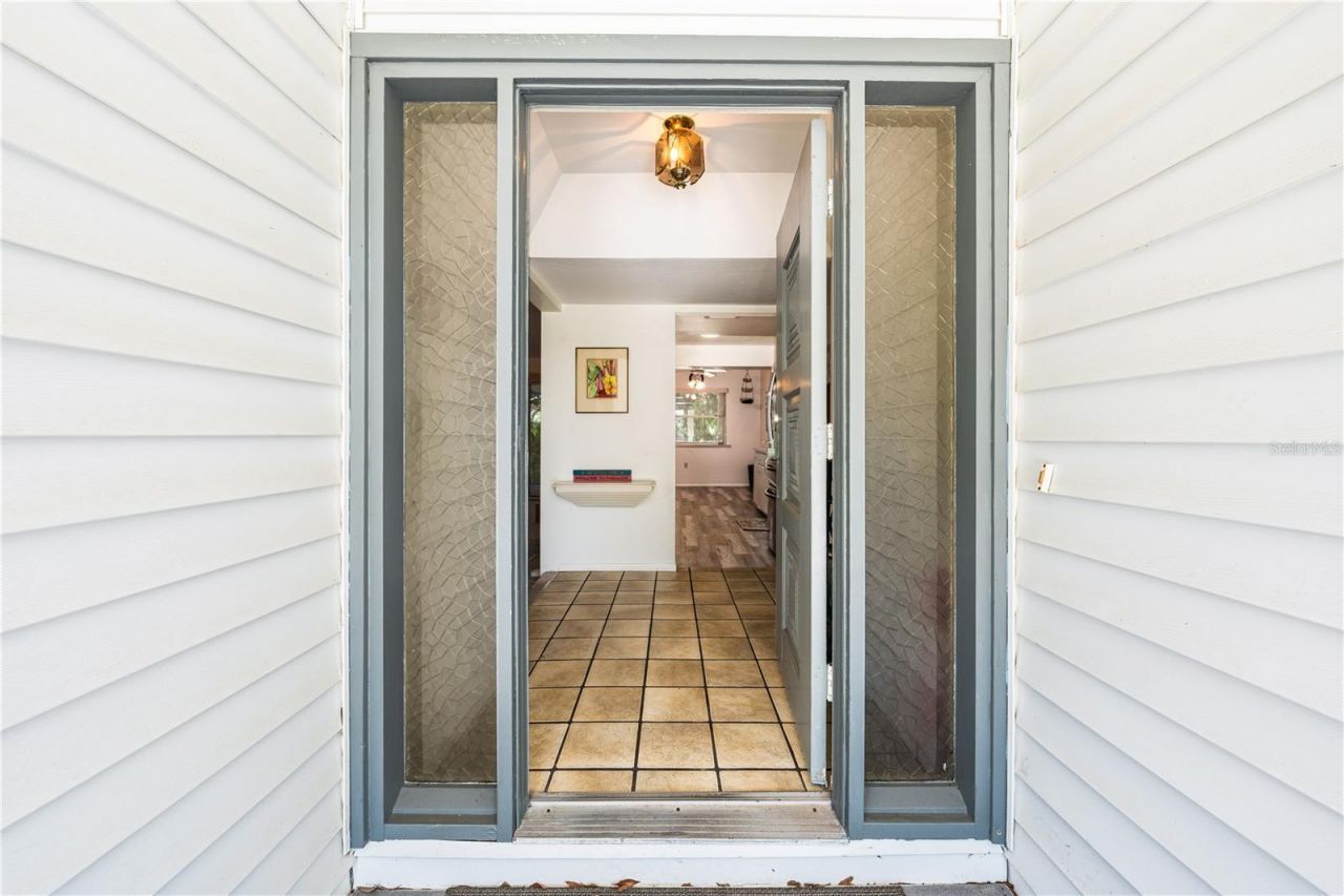 4424 Meadow Creek Circle , Sarasota, FL 34233 Photo