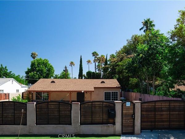 15450 Archwood, Van Nuys, CA 91406