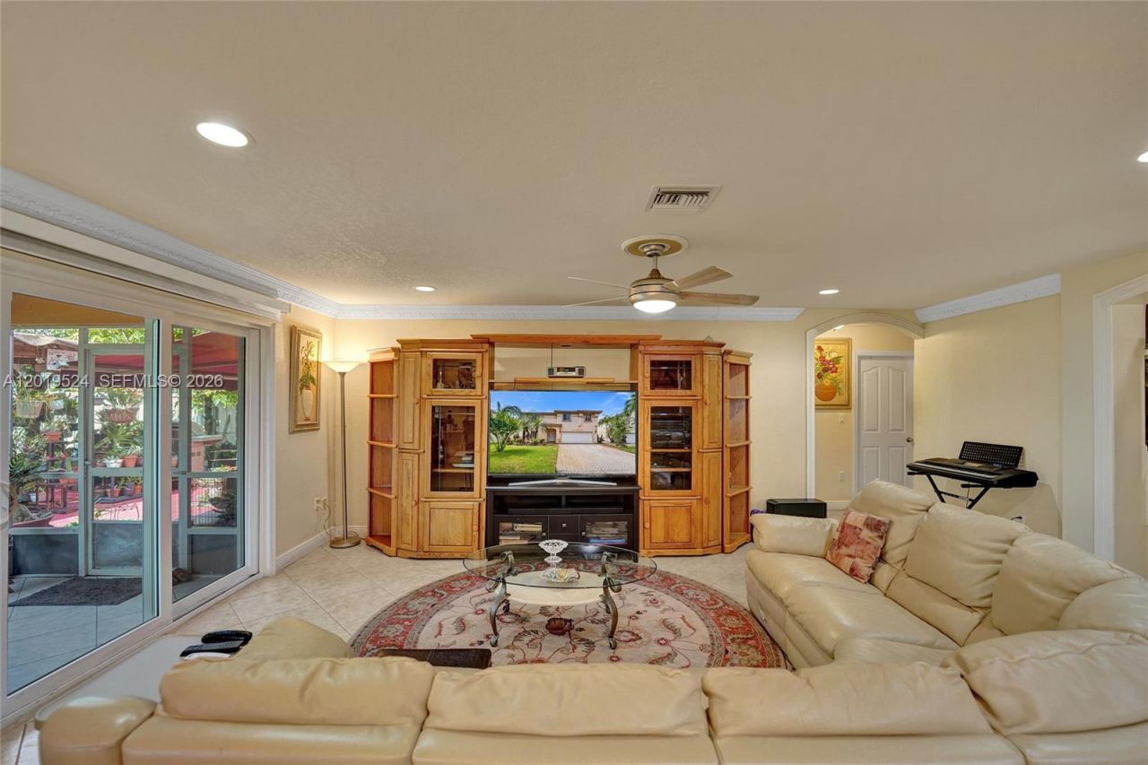 12818 SW 47th St , Miramar, FL 33027 Photo