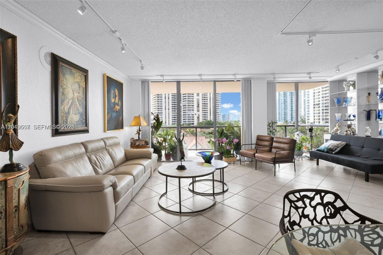 19667 Turnberry Way , Unit 6C, Aventura, FL 33180 Photo