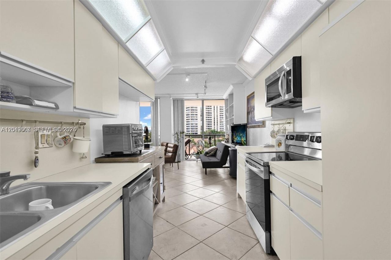 19667 Turnberry Way , Unit 6C, Aventura, FL 33180 Photo