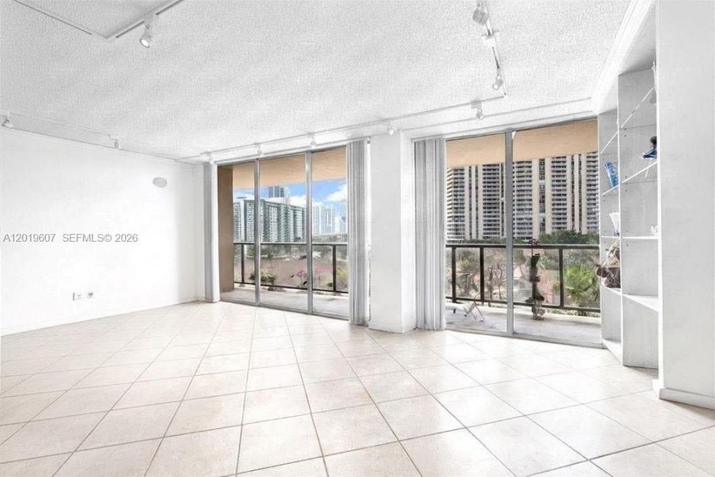 19667 Turnberry Way, Unit 6C, Aventura, FL 33180 Photo