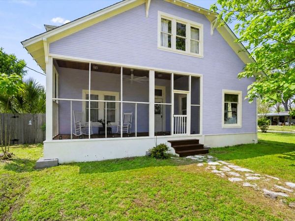 901 Kimbro ST, Taylor, TX 76574