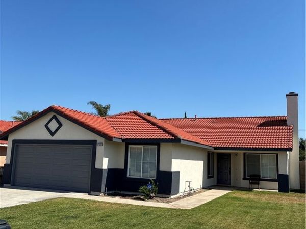 17835 Dianthus Avenue, Fontana, CA 92335