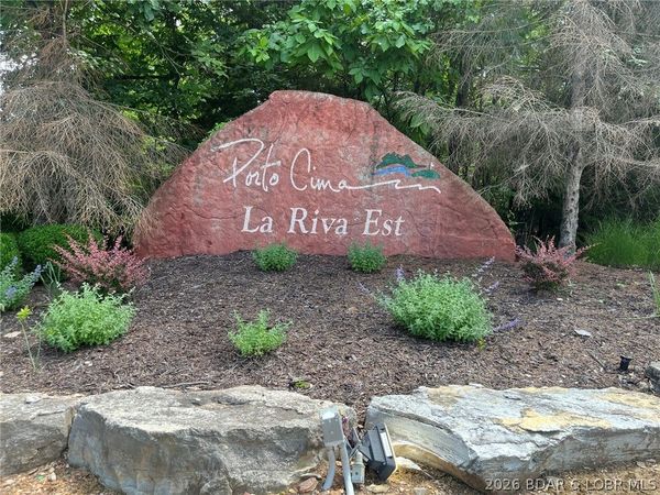 1371A Via Del Lago Drive, Sunrise Beach, MO 65079