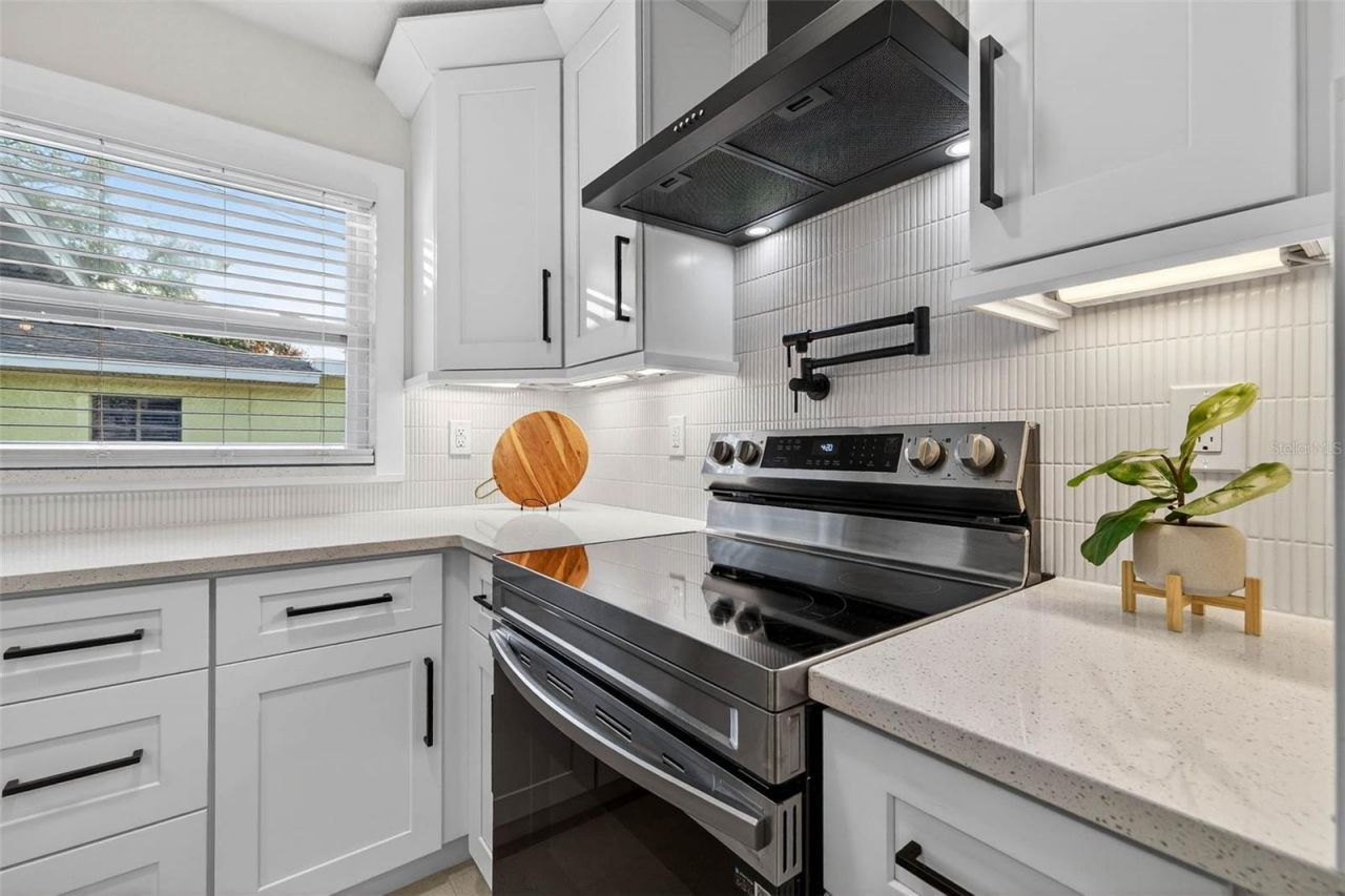 3008 Jackson Street N, Saint Petersburg, FL 33704 Photo
