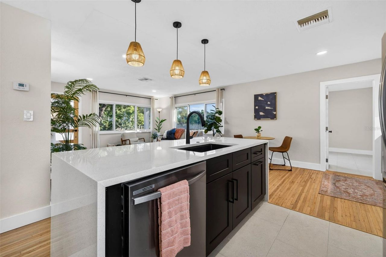 3008 Jackson Street N, Saint Petersburg, FL 33704 Photo